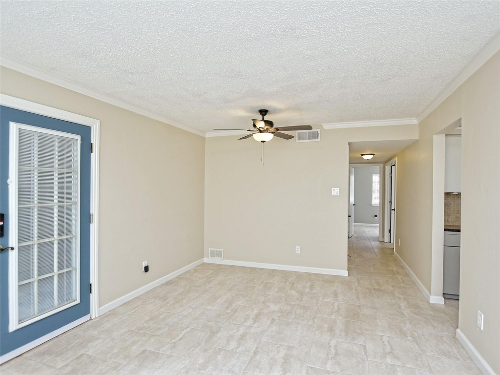 5801 Thunderbird St - Photo 4
