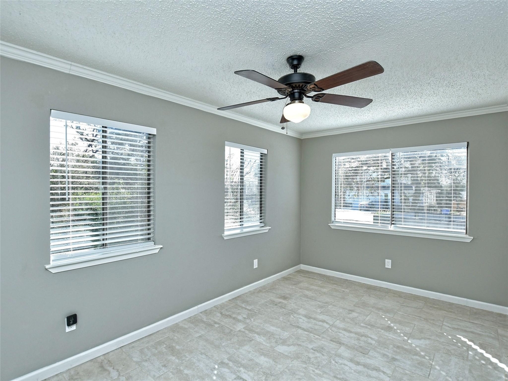 5801 Thunderbird St - Photo 15