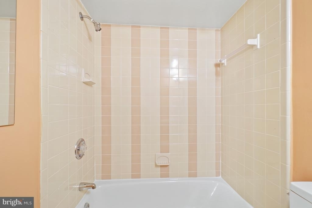 9039 Sligo Creek Parkway - Photo 18