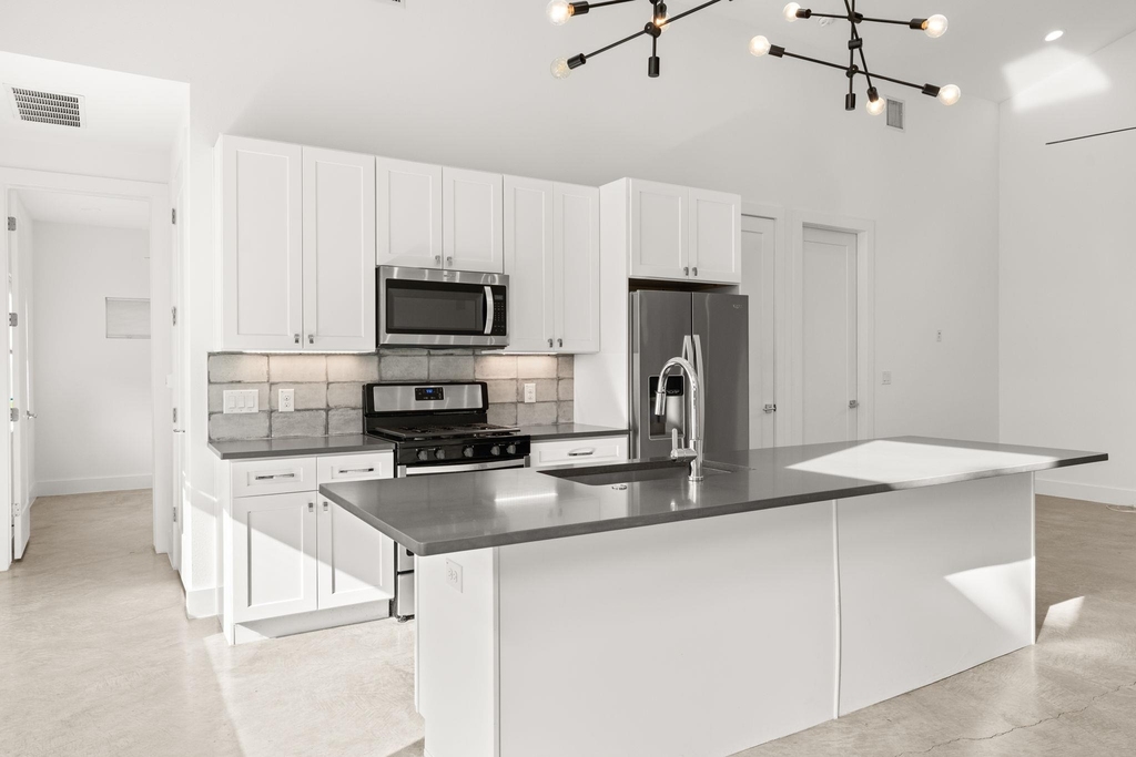 6201 Caddie St - Photo 7