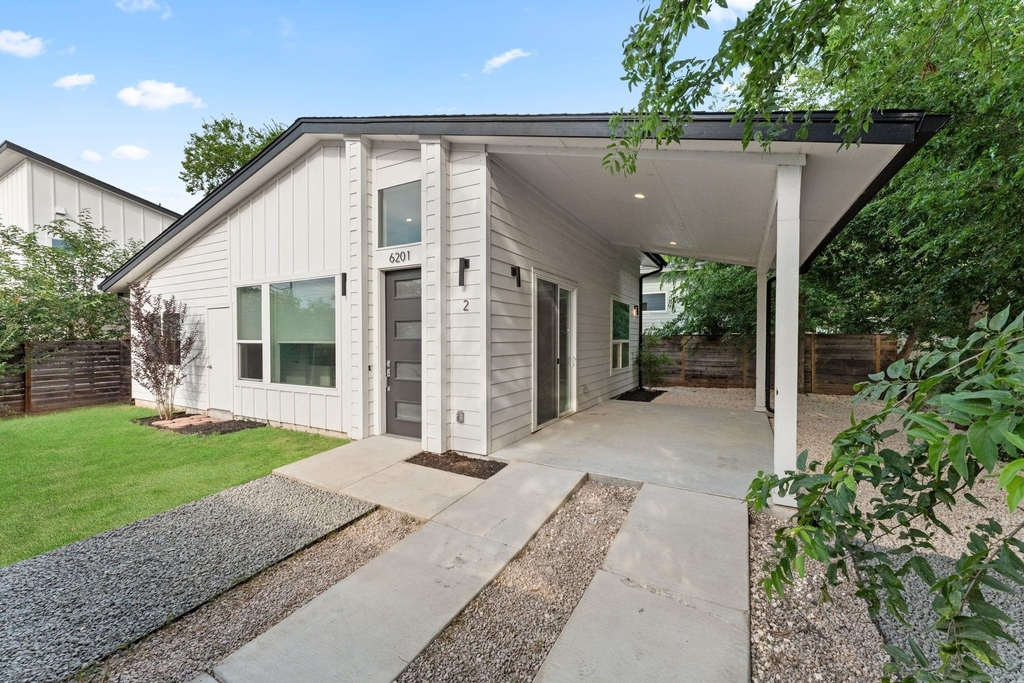 6201 Caddie St - Photo 1