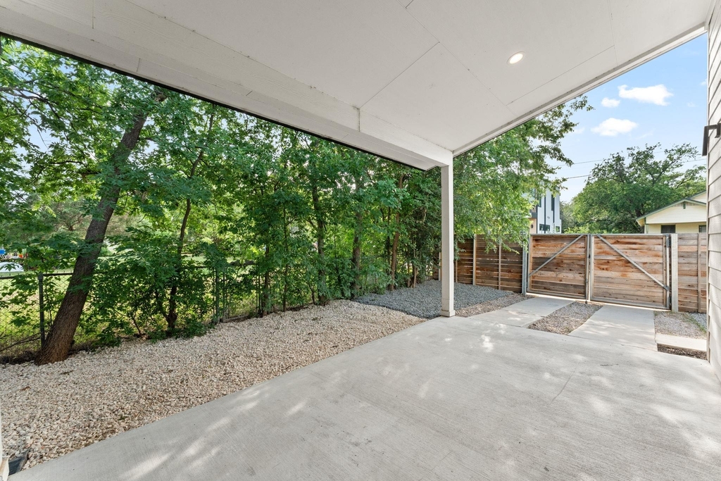 6201 Caddie St - Photo 21