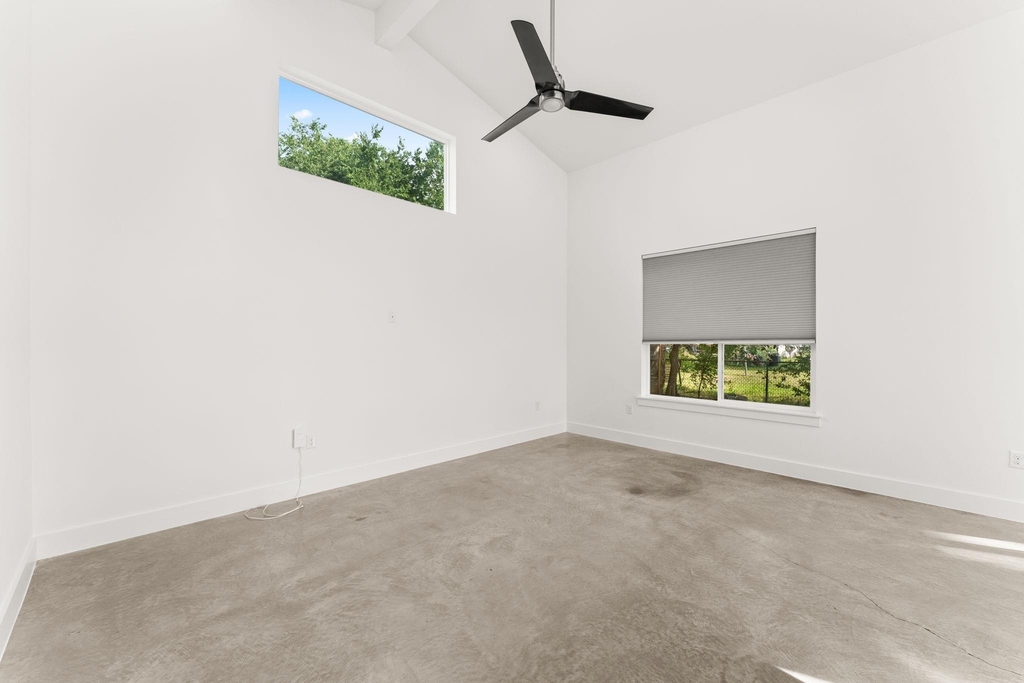 6201 Caddie St - Photo 13