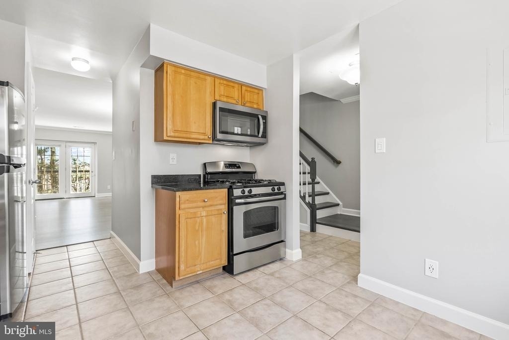 3842 Chesterwood Drive - Photo 2