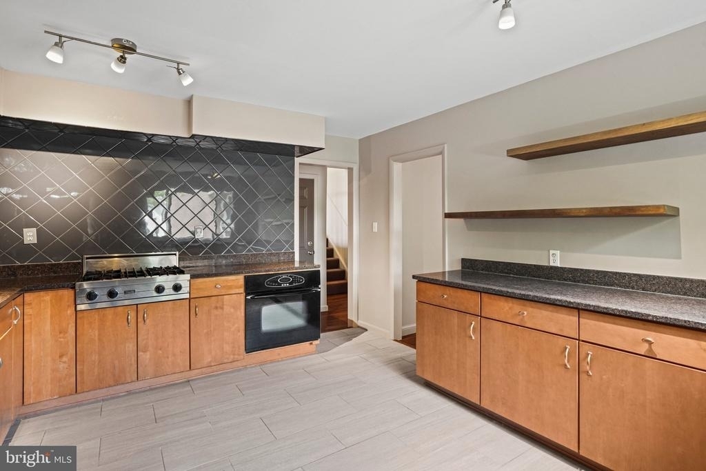 6428 Earlham Drive - Photo 9