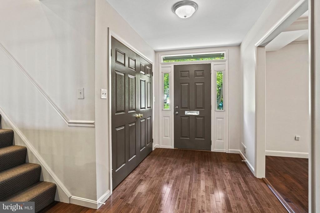 6428 Earlham Drive - Photo 4