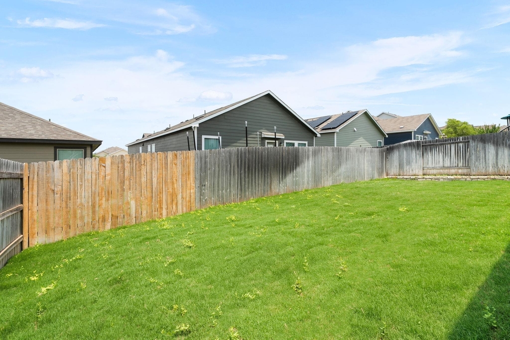 313 Mclintock Rd - Photo 32