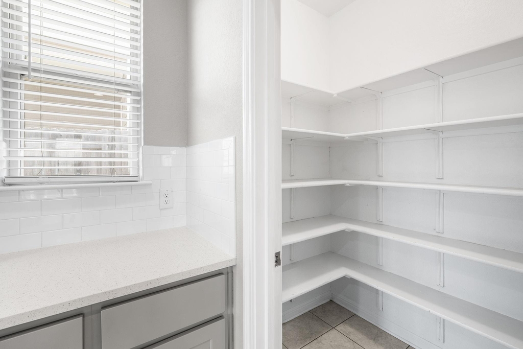 313 Mclintock Rd - Photo 18