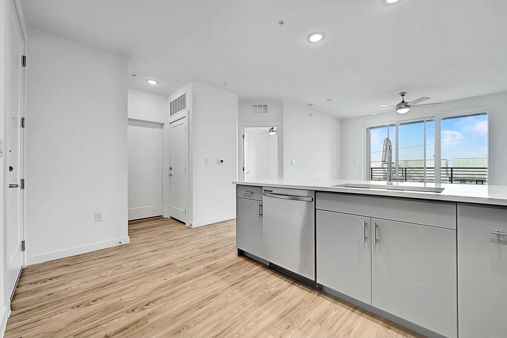 4801 Springdale Rd - Photo 7