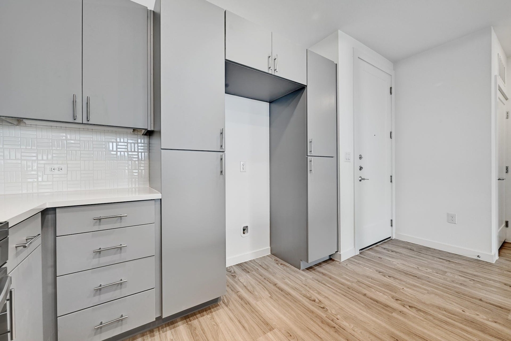 4801 Springdale Rd - Photo 4
