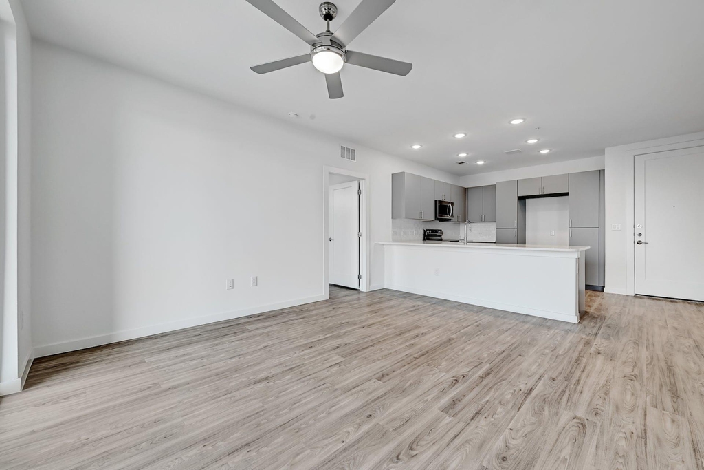 4801 Springdale Rd - Photo 10