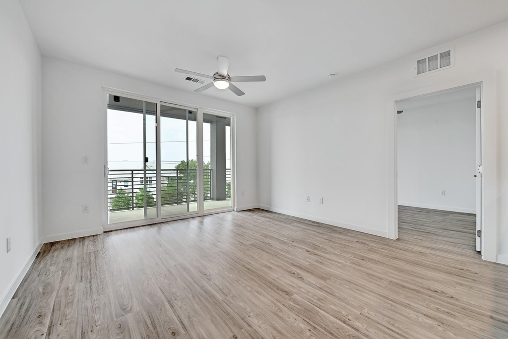 4801 Springdale Rd - Photo 8