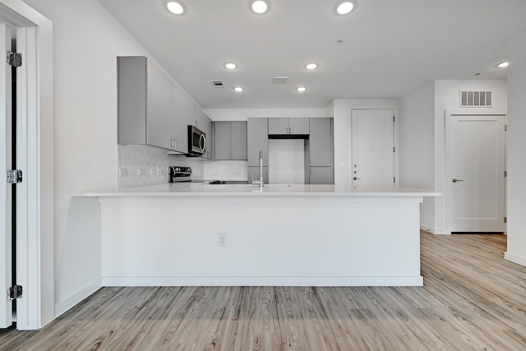 4801 Springdale Rd - Photo 5