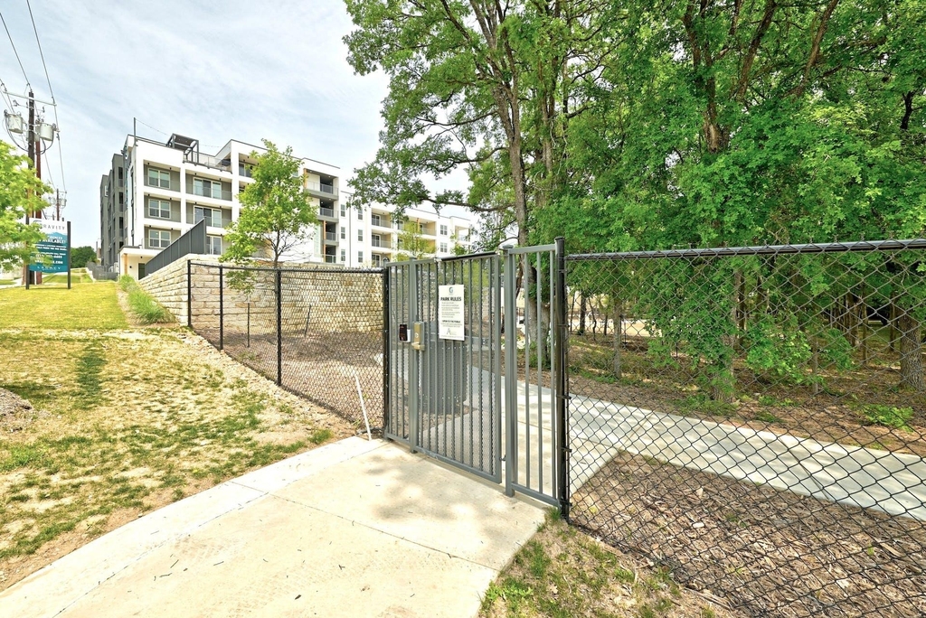 4801 Springdale Rd - Photo 37