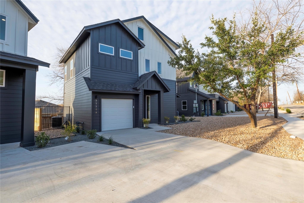 2220 Yellow Jacket Ln - Photo 3
