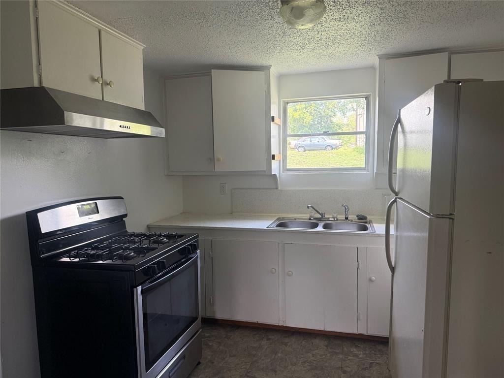 1825 E Pierce St - Photo 4