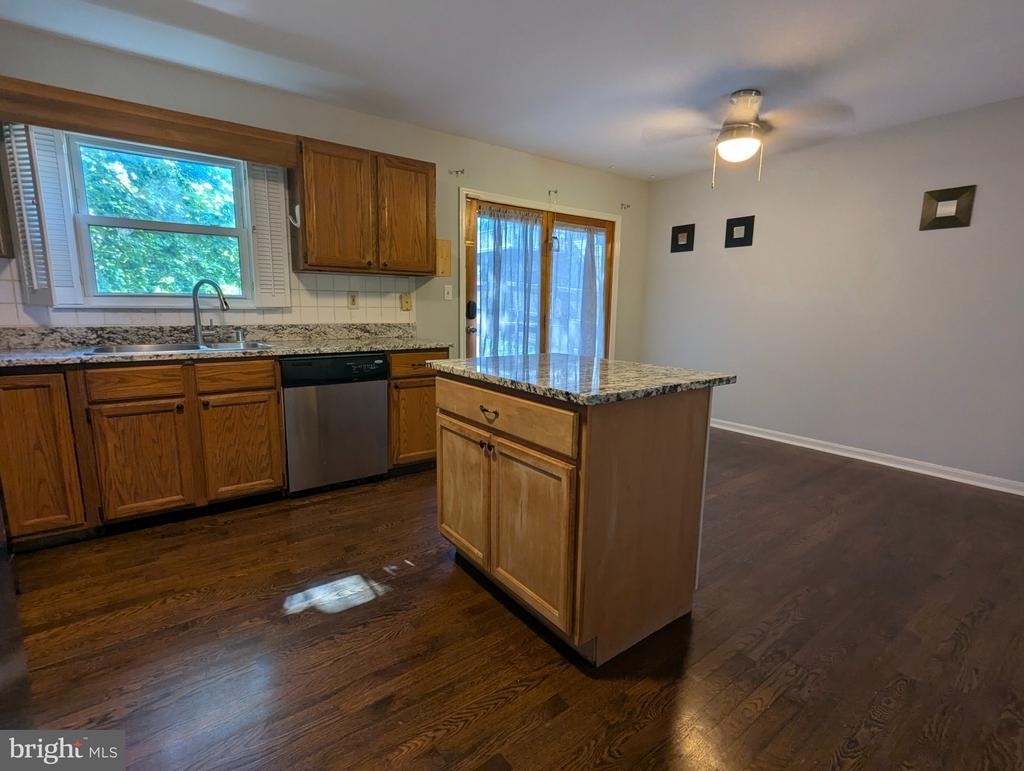 3813 Oak Street - Photo 8