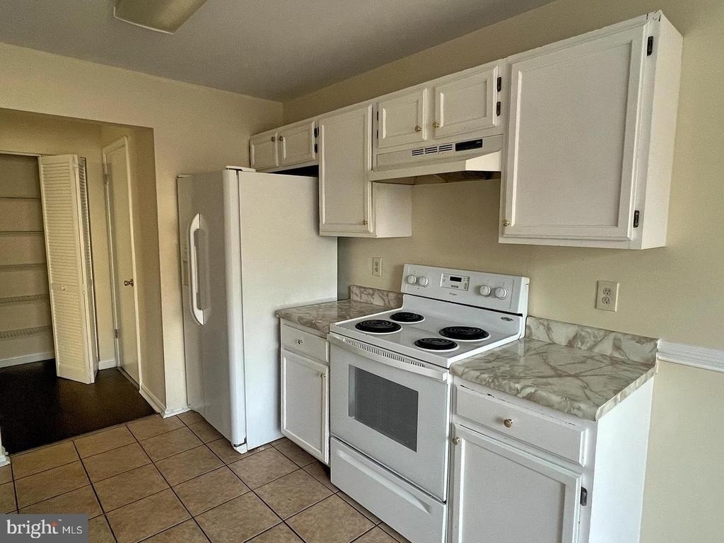 4100 Hunters Hill Circle - Photo 9