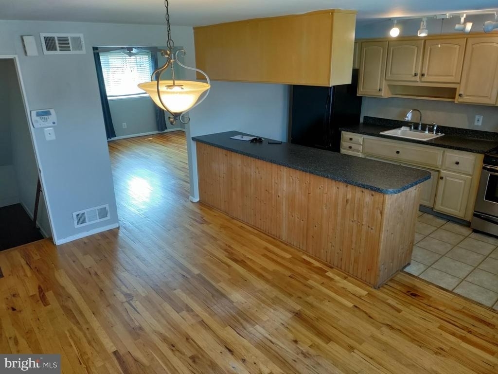 7862 Kentley Road - Photo 1