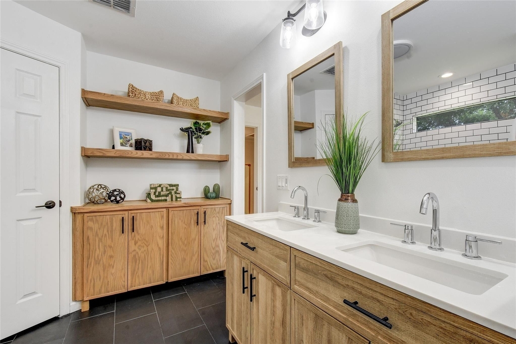 2408 W Messick Loop - Photo 19