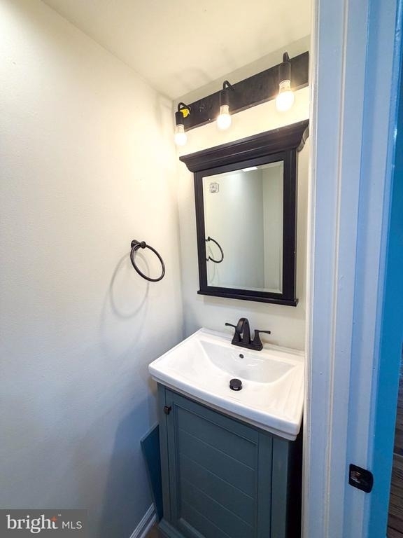 1226 Pratt Street W - Photo 3