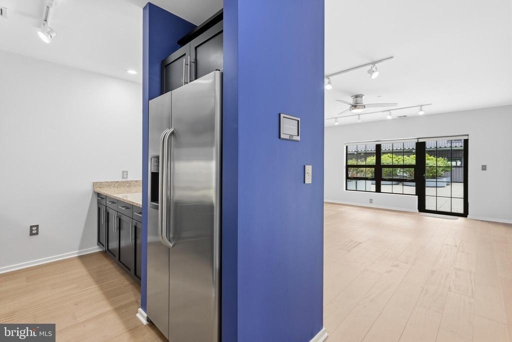 1200 Steuart Street - Photo 3