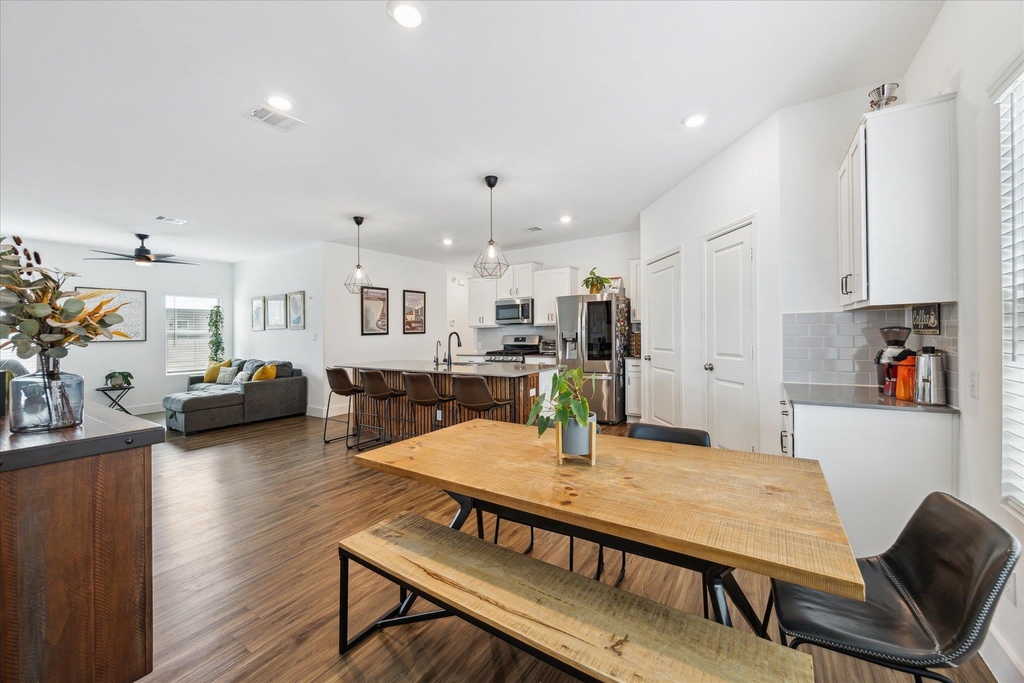 700 Legends Ln - Photo 9