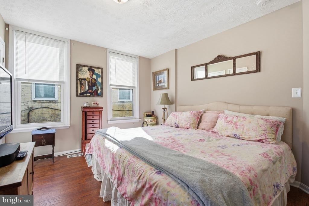 116 W Clement Street - Photo 16