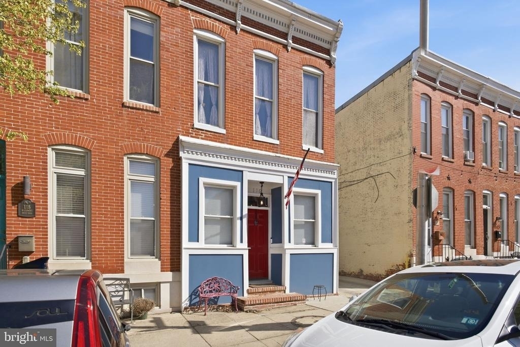 116 W Clement Street - Photo 0