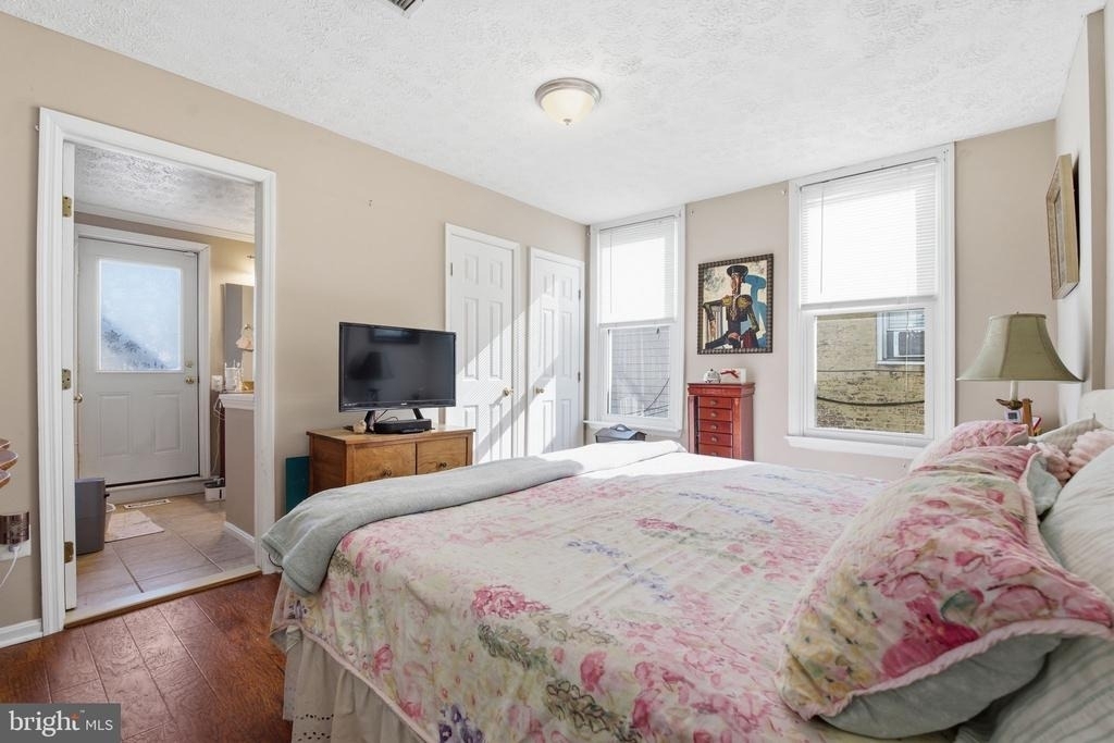 116 W Clement Street - Photo 15