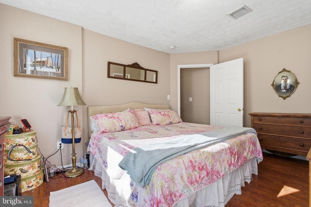 116 W Clement Street - Photo 17