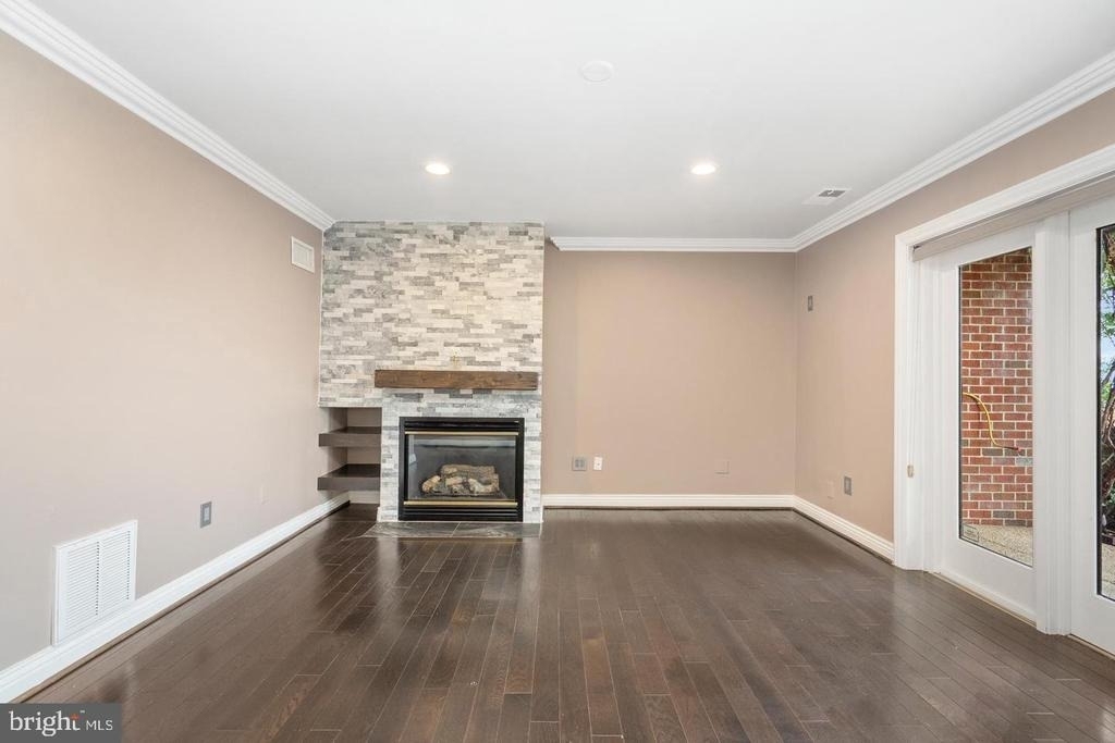 2419 Boston Street - Photo 3
