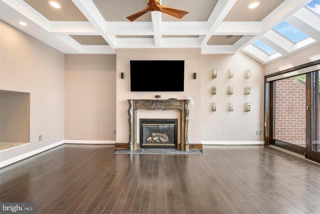 2419 Boston Street - Photo 8