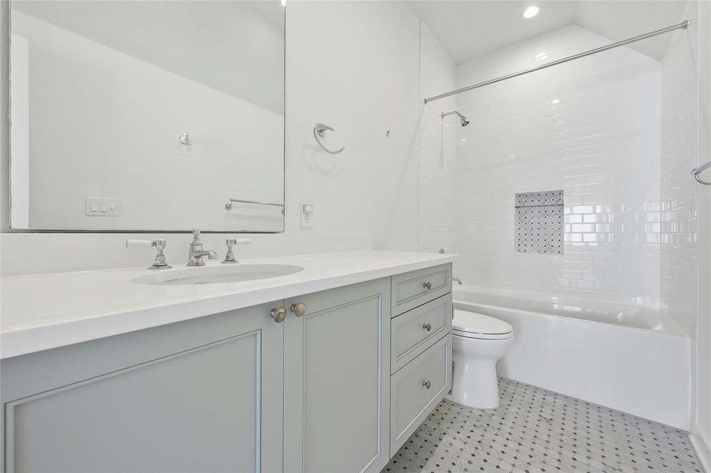 2518 Sutherland St - Photo 23