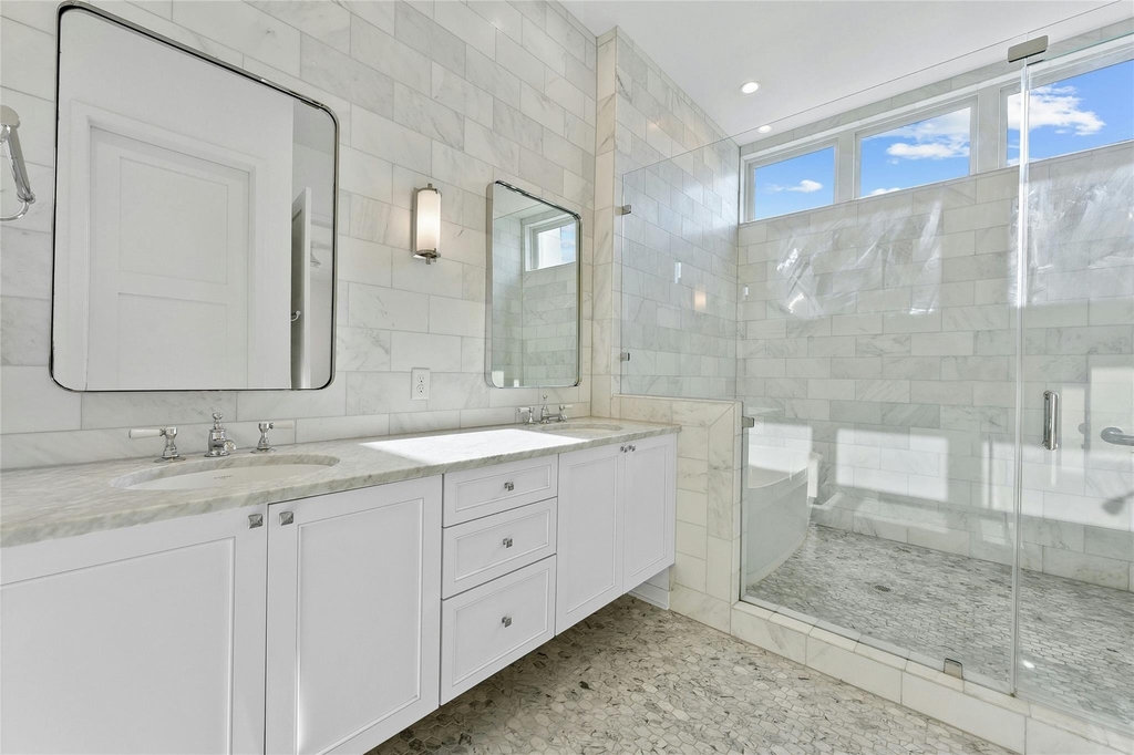 2518 Sutherland St - Photo 15