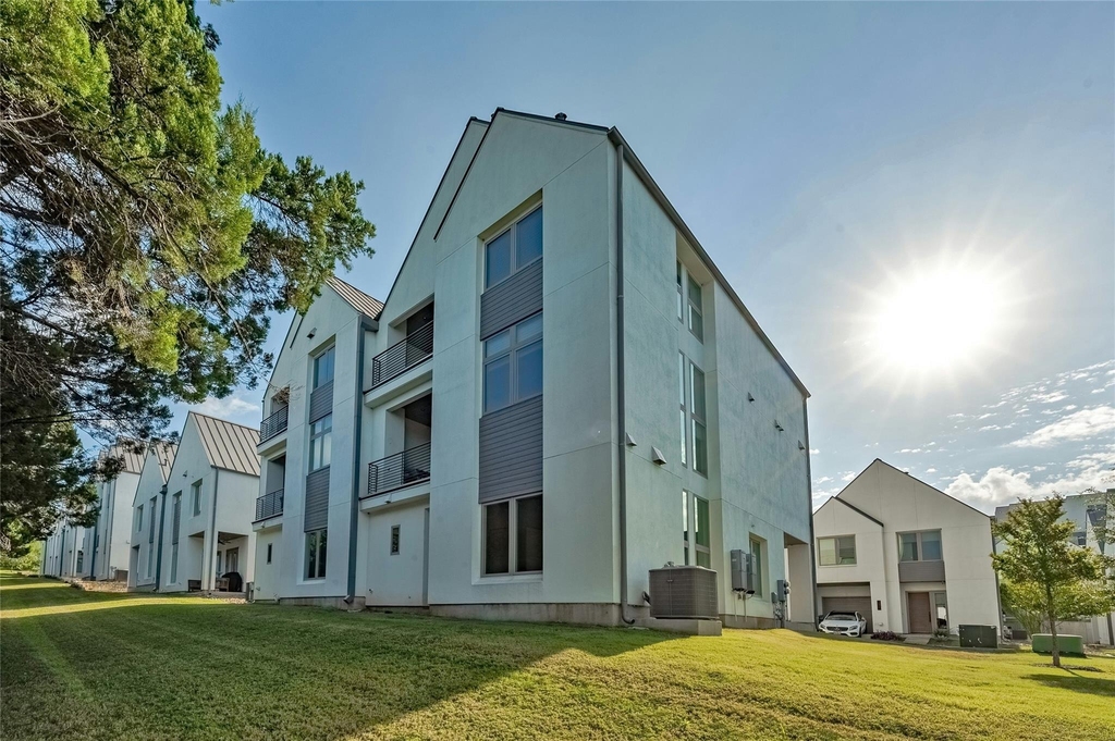 2518 Sutherland St - Photo 29