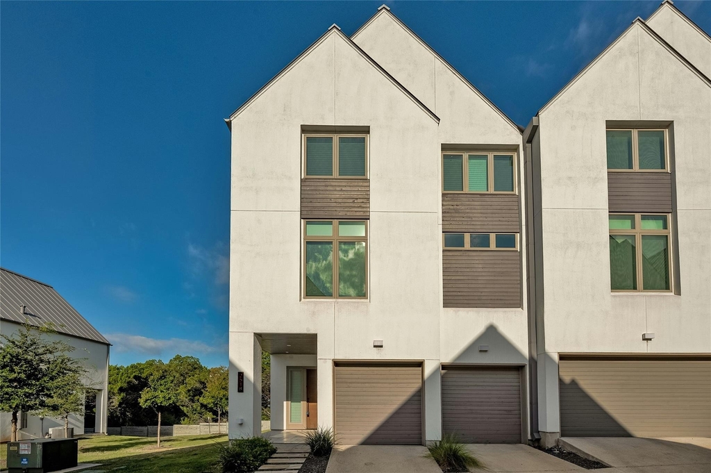 2518 Sutherland St - Photo 1