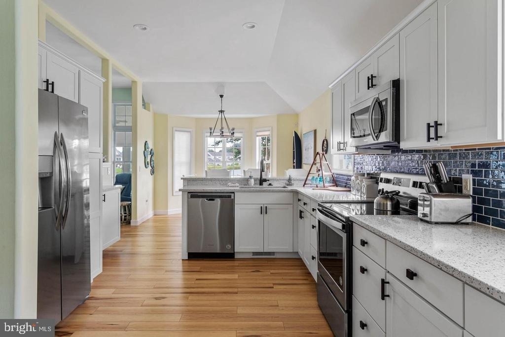 298 Lakeside Drive - Photo 3