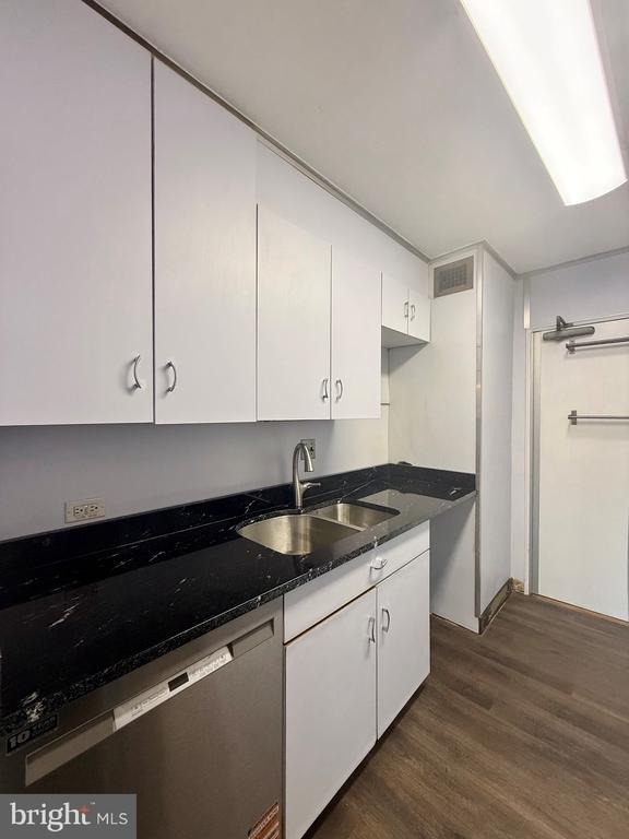 1301 N Harrison Street - Photo 7