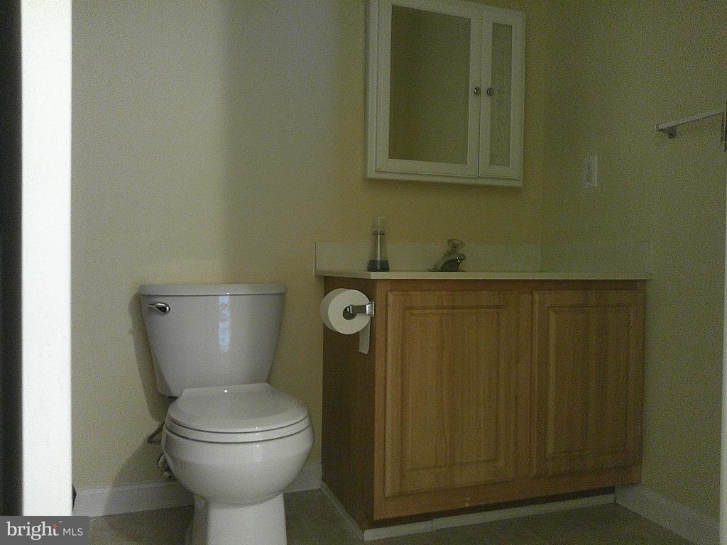209 Ingram Street E - Photo 18