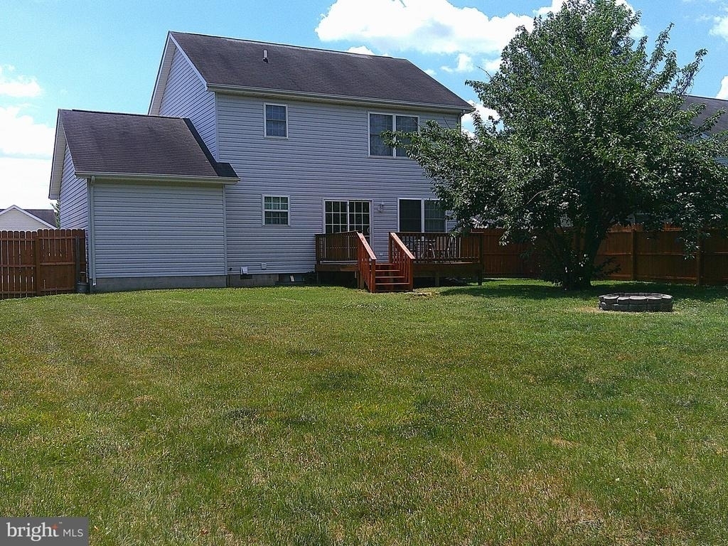 209 Ingram Street E - Photo 1
