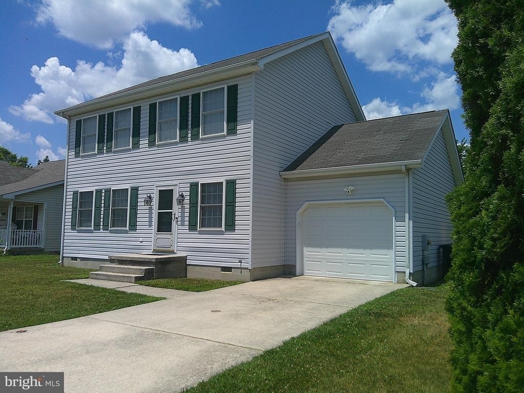 209 Ingram Street E - Photo 0