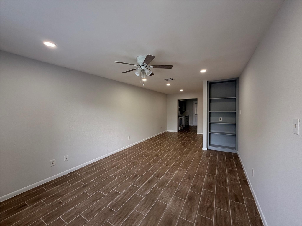 604 Gaylor St - Photo 0