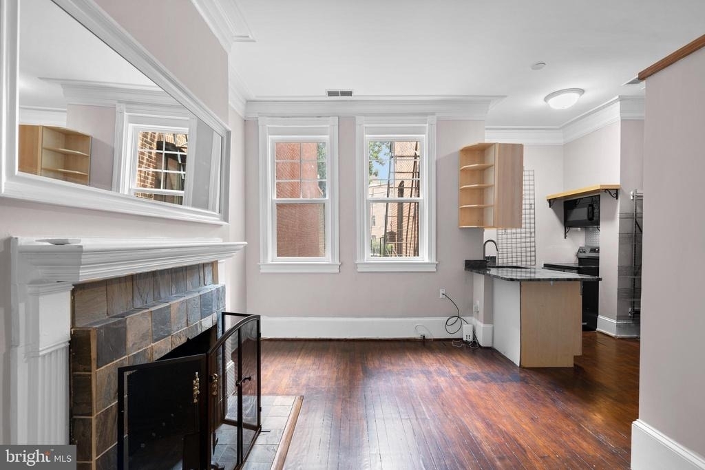 1326 Vermont Avenue Nw - Photo 2