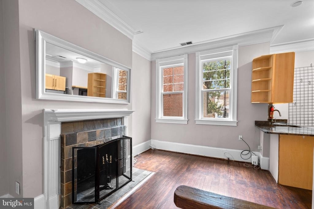 1326 Vermont Avenue Nw - Photo 1