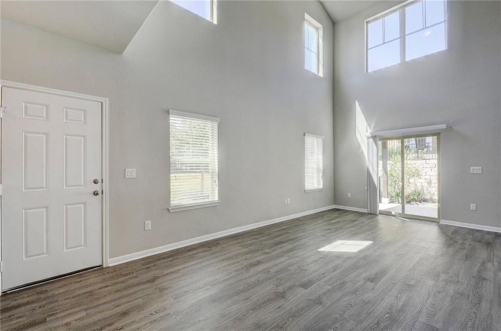 516 E Slaughter Ln - Photo 1