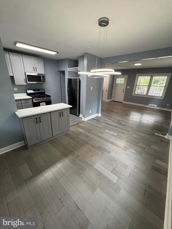 4623 Jay Street Ne - Photo 5