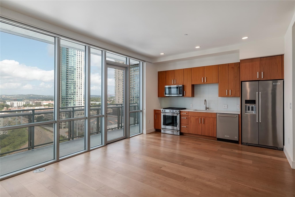 222 West Ave - Photo 4