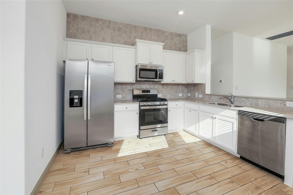 2800 Joe Dimaggio Blvd - Photo 9