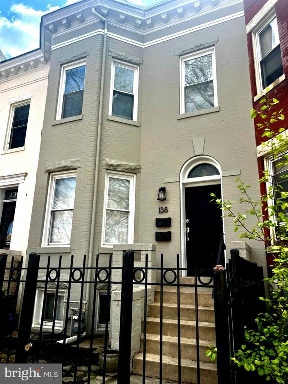138 Rhode Island Avenue Nw - Photo 0